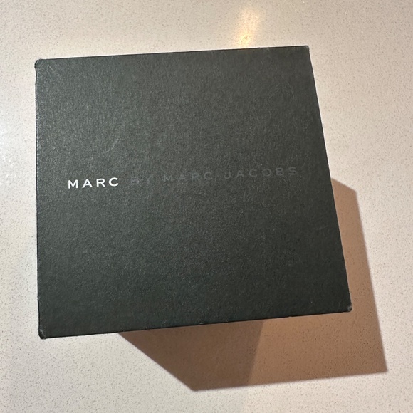 Marc Jacobs Ladies Watch - Picture 2 of 4